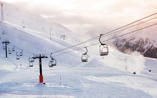 Ski, surf and mountain